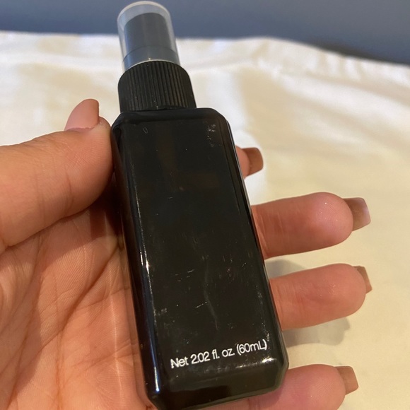 Add onto bundle (no charge)- Brush cleaner - Picture 2 of 2